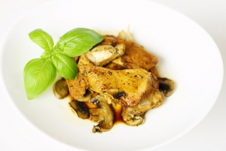 Pierś z kurczaka z pieczarkami
