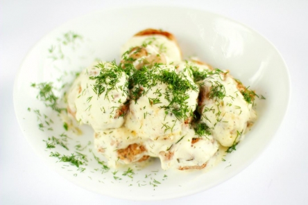 Pulpeciki pietruszkowe w sosie koperkowym